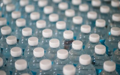15 организации с искане за премахване на пластмасовите бутилки с вода от парламента